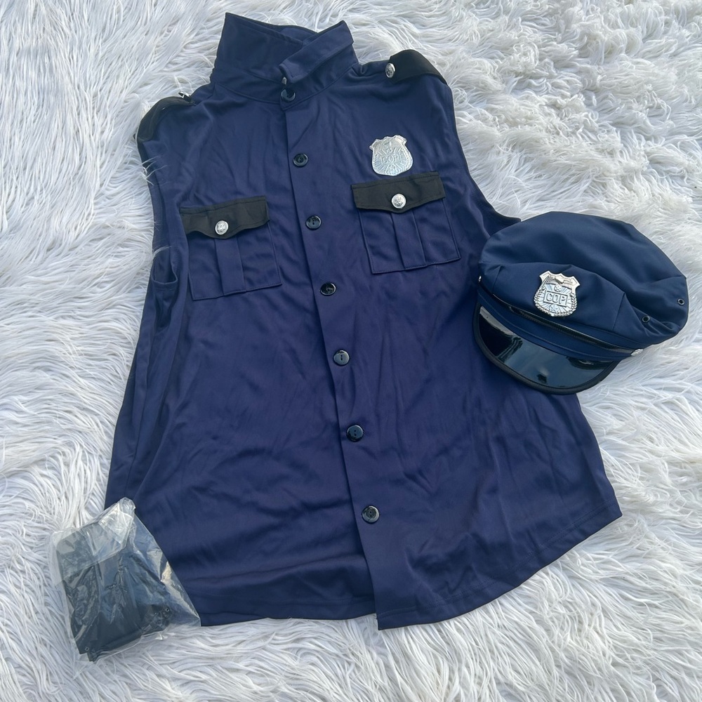 Men’s police costume (D9)